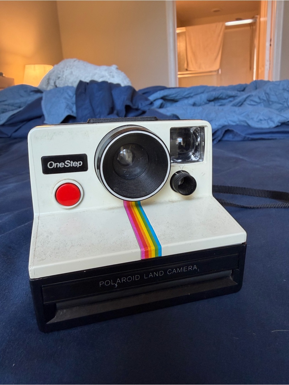 Polaroid OneStep Instant Camera in White with Rainbow Stripe - not working